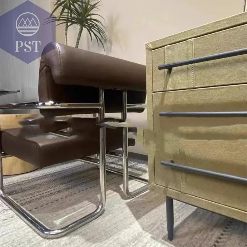 Minimalistischer moderner Wohnzimmer Stuhl aus Edelstahl PST PS Tradings Stuhl PST PS Tradings  PST PS Tradings